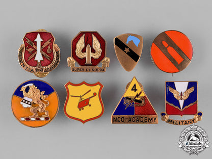 united_states._forty-_four_military_insignia_badges_c18-040102