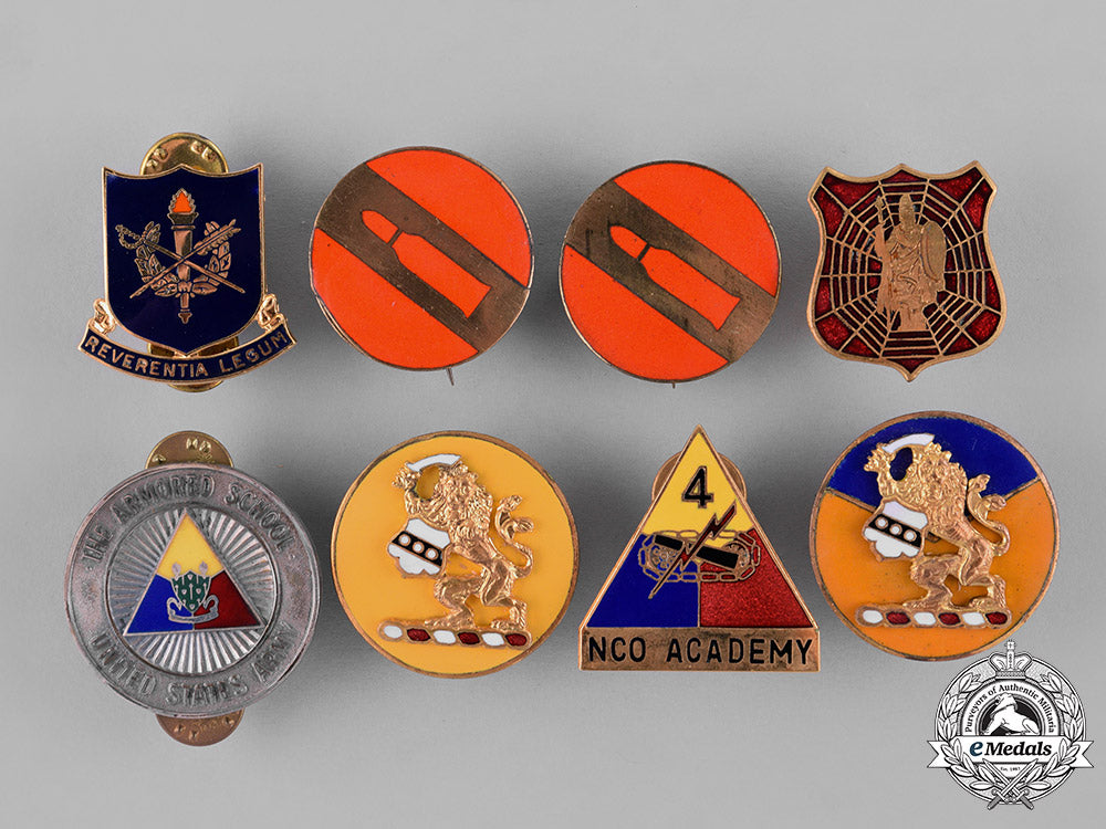 united_states._forty-_four_military_insignia_badges_c18-040105