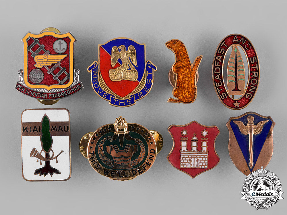 united_states._forty-_four_military_insignia_badges_c18-040107