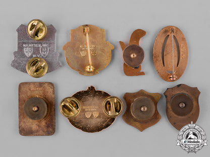 united_states._forty-_four_military_insignia_badges_c18-040108