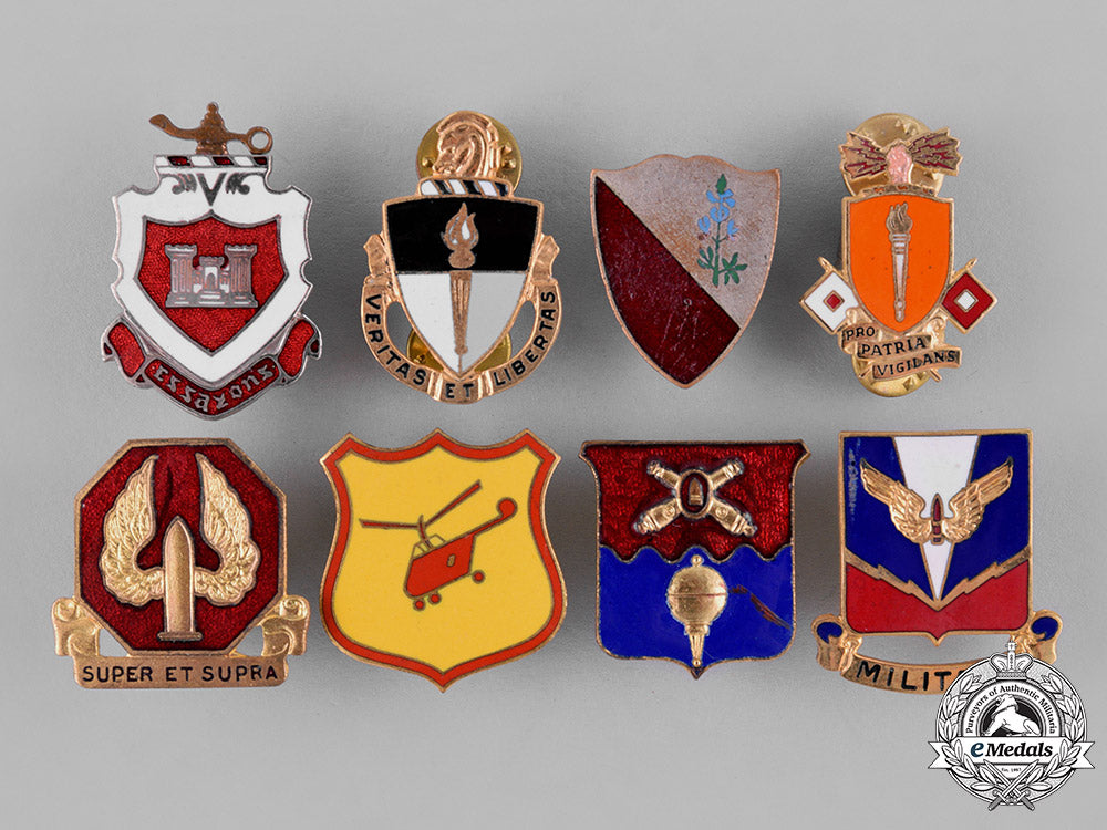 united_states._forty-_four_military_insignia_badges_c18-040109