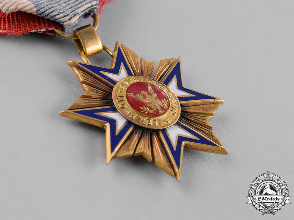 united_states._a_military_order_of_the_loyal_legion_of_the_united_states(_mollus)_membership_badge_in_gold,_c.1910_c18-040190