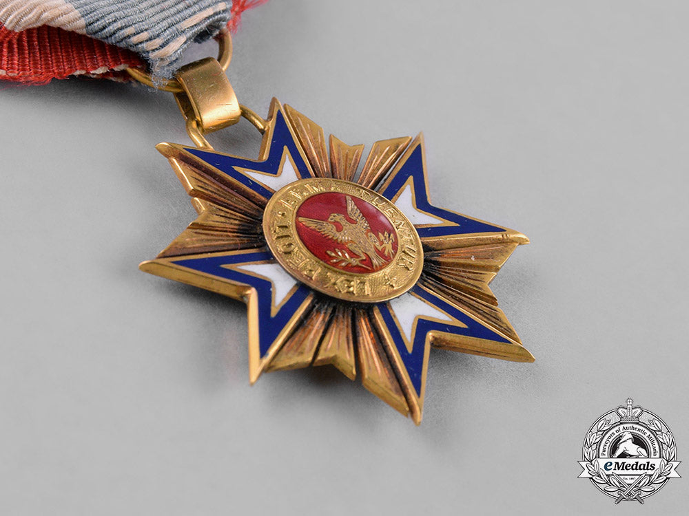 united_states._a_military_order_of_the_loyal_legion_of_the_united_states(_mollus)_membership_badge_in_gold,_c.1910_c18-040190