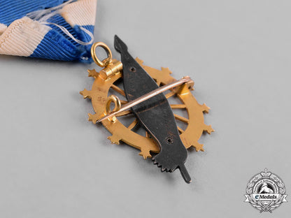 united_states._daughters_of_the_american_revolution_membership_badge,_to_martha_bladen_clark_c18-040195_1_1_1_1_1_1