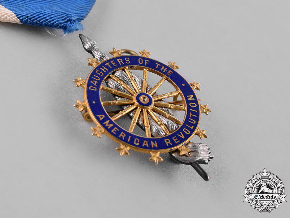 united_states._daughters_of_the_american_revolution_membership_badge,_to_martha_bladen_clark_c18-040196_1_1_1_1_1_1