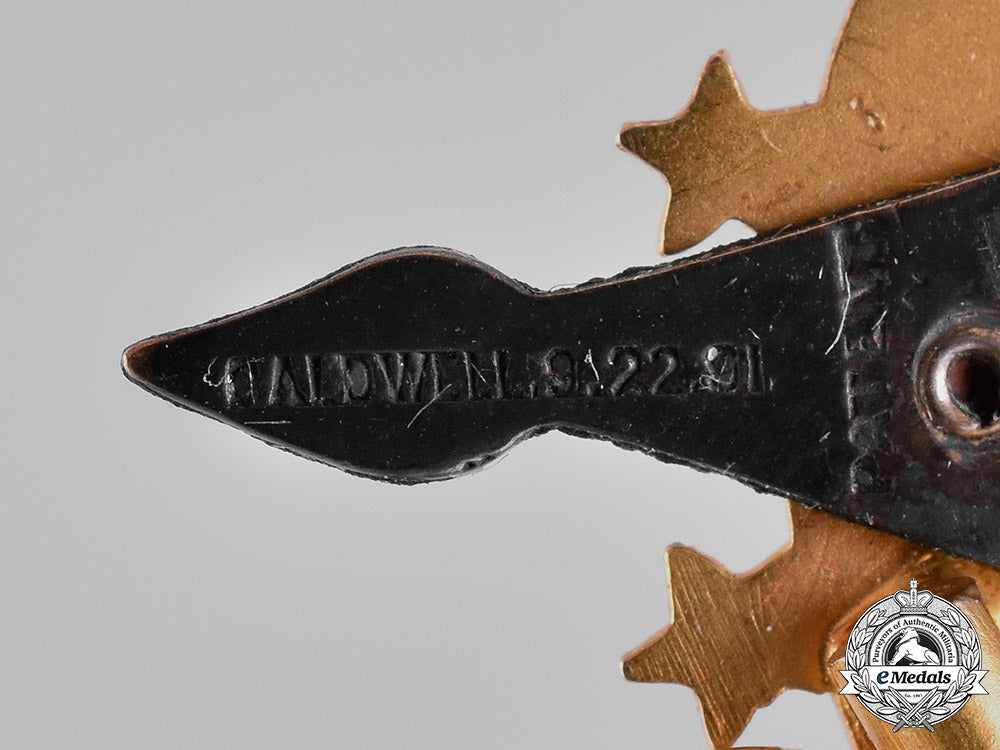 united_states._daughters_of_the_american_revolution_membership_badge,_to_martha_bladen_clark_c18-040198_1_1_1_1_1_1