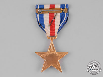 united_states._a_silver_star_medal_with_oak_leaf_cluster,_c.1945_c18-040500