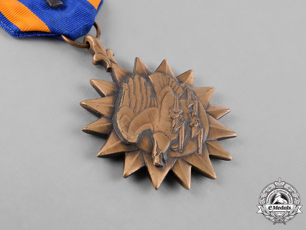 United States An Air Medal With Oak Leaf Cluster And 2 Numeral EMedals United states an air medal with oak leaf cluster and 2 numeral emedals