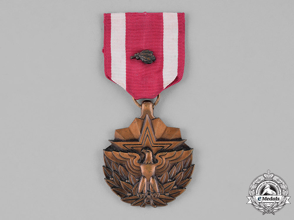 united_states._a_meritorious_service_medal_with_oak_leaf_cluster,_to_g._quinsenberry_c18-040516