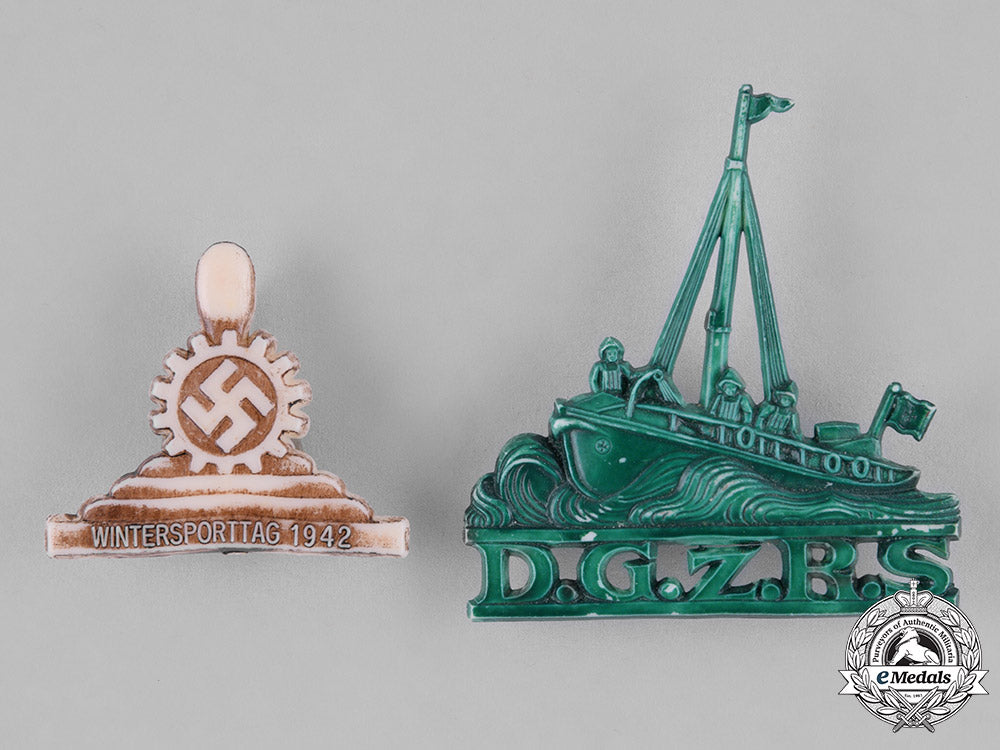 germany,_third_reich._a_pair_of_third_reich_period_commemorative_badges_c18-040529