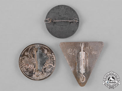 germany,_third_reich._a_group_of_third_reich_period_membership_badges_c18-040532