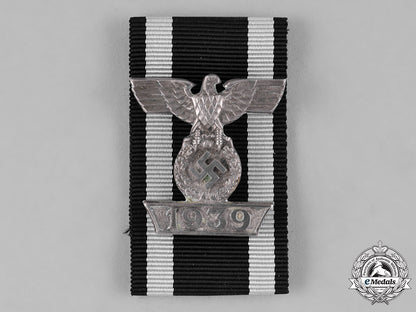 germany,_wehrmacht._a_clasp_to_the1939_iron_cross,_ii_class,_first_type_c18-040544