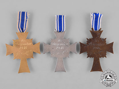 germany,_third_reich._a_group_of_honour_crosses_of_the_german_mother_c18-040559