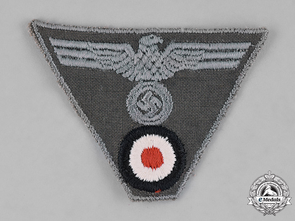 germany,_wehrmacht._a_wehrmacht_nco_m43_cap_insignia_c18-040662