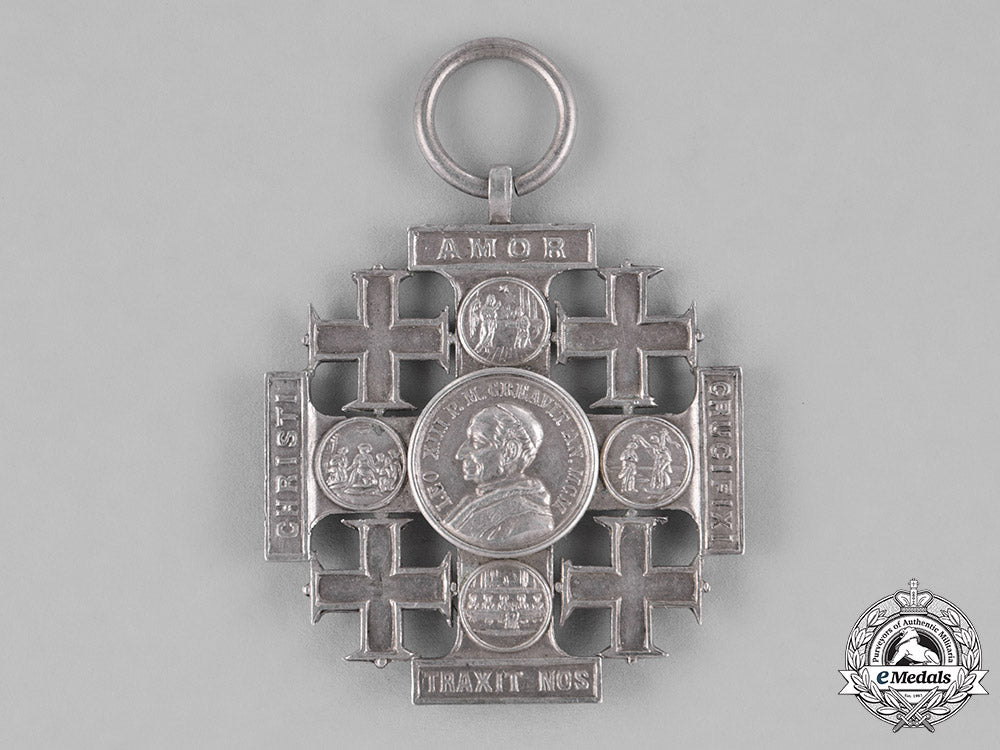 vatican._a_medal_of_the_holy_land,_pilgrims_jerusalem_cross_of_honour,_silver_grade_c18-040810