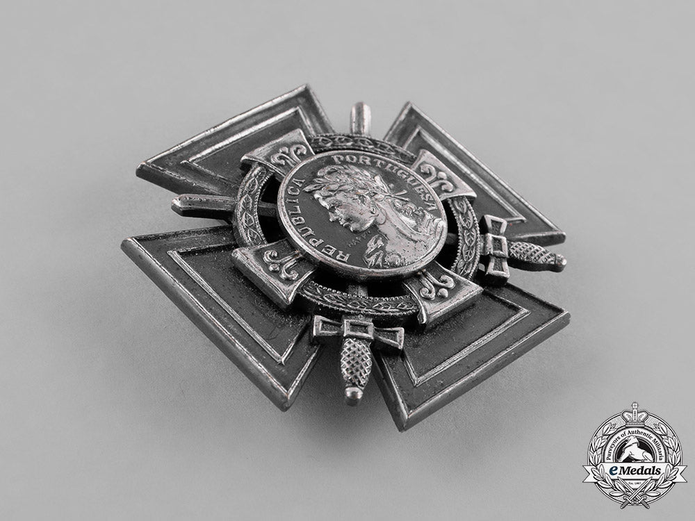 portugal,_republic._an_unidentified_cross_c18-040910