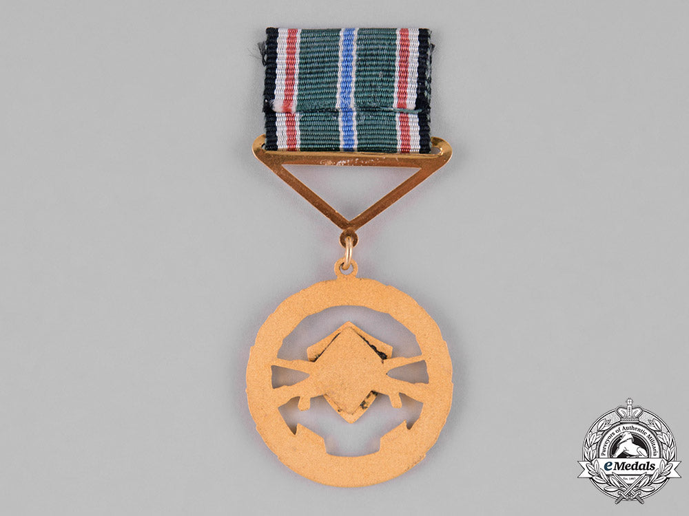 yemen,_people's_democratic_republic,_south_yemen)._a_medal_of_the_war_wounded_c18-040976