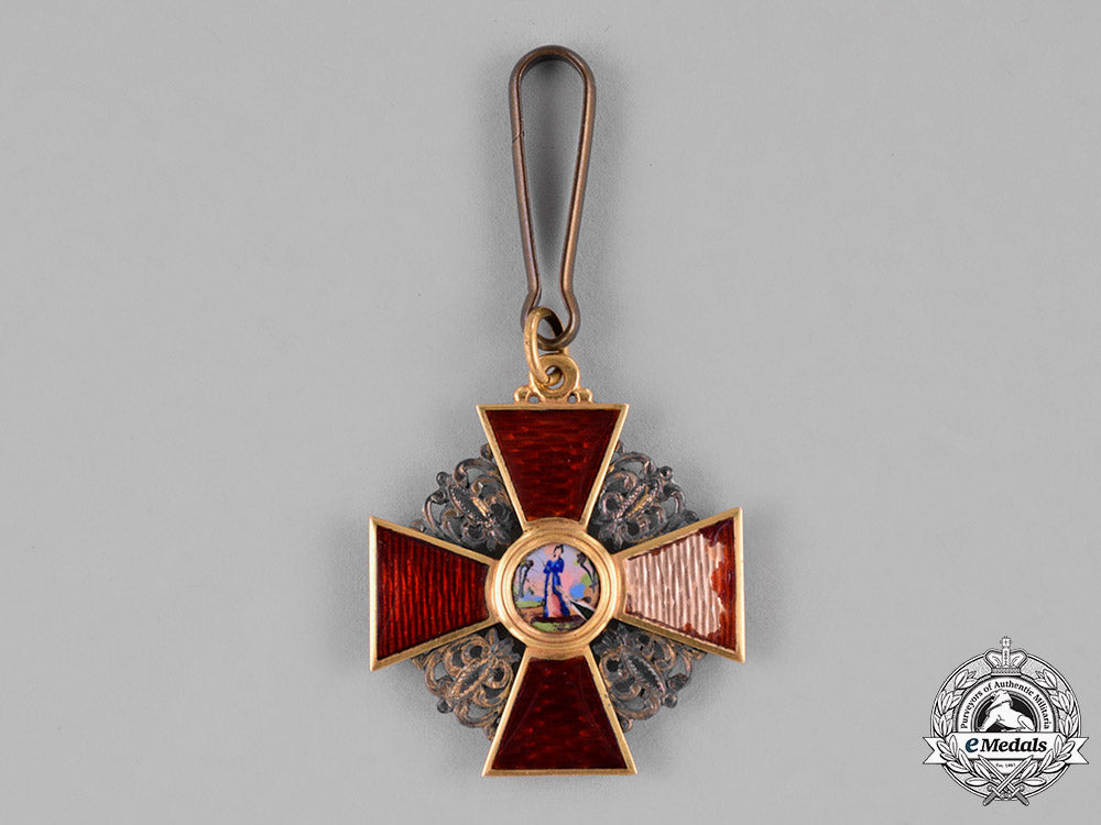 russia,_imperial._an_order_of_saint_anne_in_gold,_iii_class,_c.1900_c18-041016