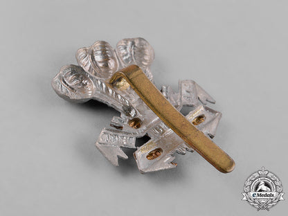united_kingdom._a_group_of_cap_badges,_c.1917_c18-041123_1
