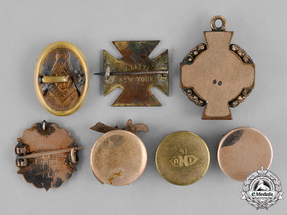 united_states._a_lot_of54_badges_and_insignia_c18-041193