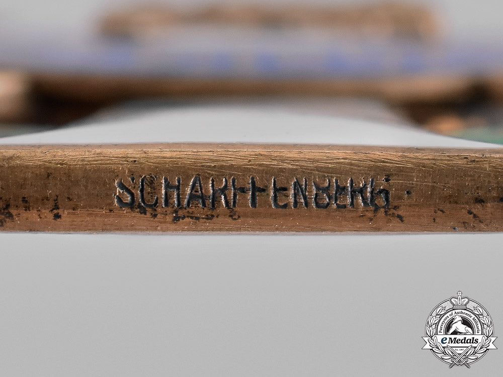 saxony,_kingdom._an_albrecht_order,_grand_cross_with_swords,_by_scharffenberg_of_dresden,_c.1914_c18-041222_1_1_1_1_1_1_1_1_1_1_1_1_1_1_1_1