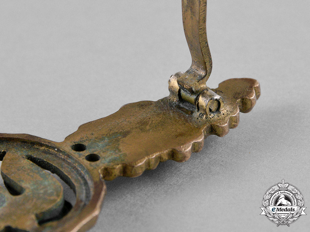 germany,_luftwaffe._a_bomber_pilot’s_clasp,_gold_grade_c18-041389