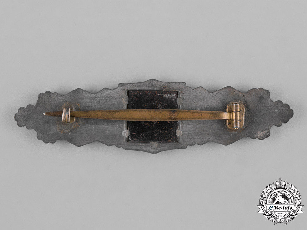germany,_wehrmacht._a_close_combat_clasp,_silver_grade,_by_deschler&_sohn_c18-041404