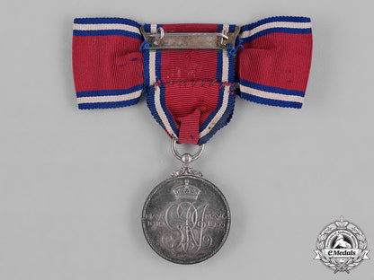 canada._a_first_war_group_to_nursing_sister_hamilton,_canadian_army_medical_corps_c18-041587