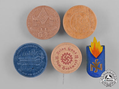germany,_third_reich._a_group_of_second_war_period_day_badges_c18-041668