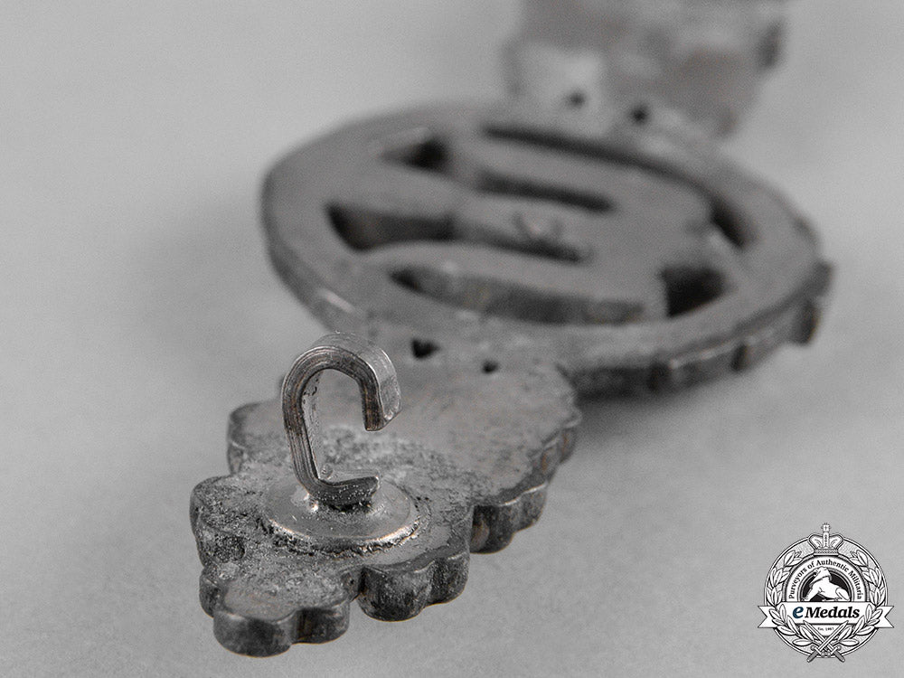 germany,_luftwaffe._a_bomber_pilot’s_clasp,_silver_grade,_by_funke_and_brüninghaus_c18-041756