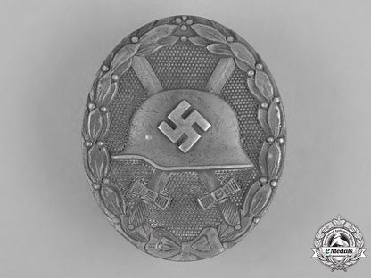 germany,_wehrmacht._a_silver_grade_wound_badge_by_klein&_quenzer_c18-041759