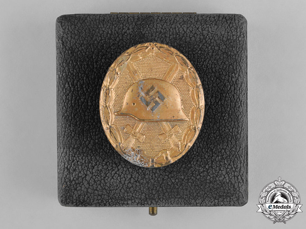 germany,_wehrmacht._a_gold_grade_wound_badge,_with_case,_by_b.h._mayer_c18-041784