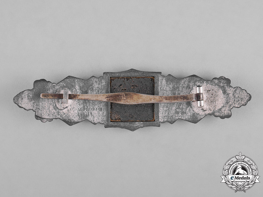 germany,_wehrmacht._a_close_combat_clasp,_silver_grade,_by_friedrich_linden_c18-041794_2_1_1_1_1