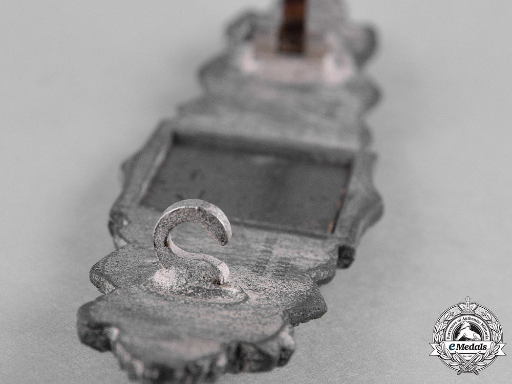 germany,_wehrmacht._a_close_combat_clasp,_silver_grade,_by_friedrich_linden_c18-041797_2_1_1_1_1