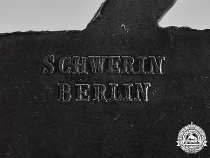 germany,_kriegsmarine._a_coastal_artillery_war_badge_by_schwerin&_sohn_c18-041806