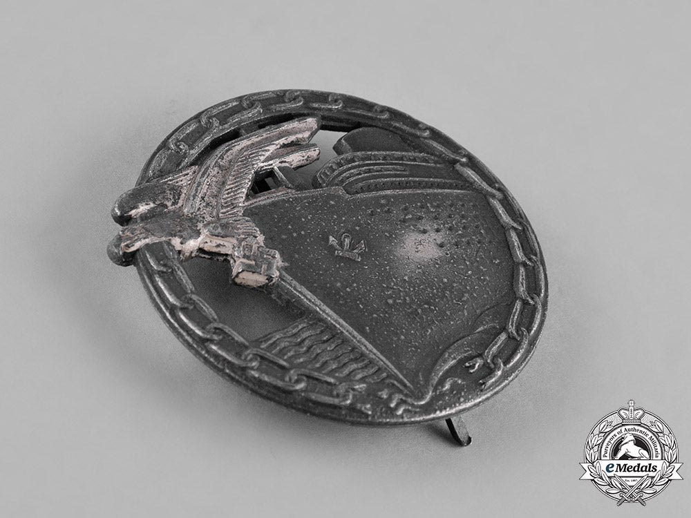 germany,_kriegsmarine._a_blockade_runner_badge_by_schwerin&_sohn_c18-041815