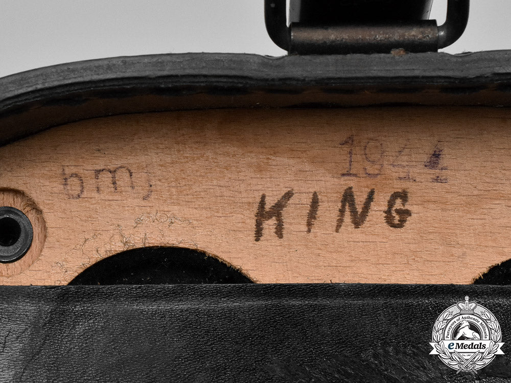 germany,_wehrmacht._a_set_of_field_binoculars,_by_hensoldt&_söhne_werke_a-_g,_c.1941_c18-041849