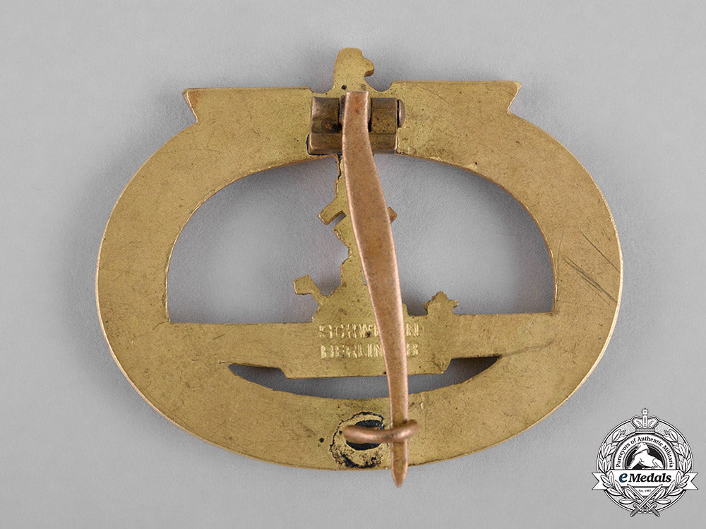 germany,_kriegsmarine._an_early_u-_boat_war_badge,_by_c._schwerin&_sohn_c18-041935
