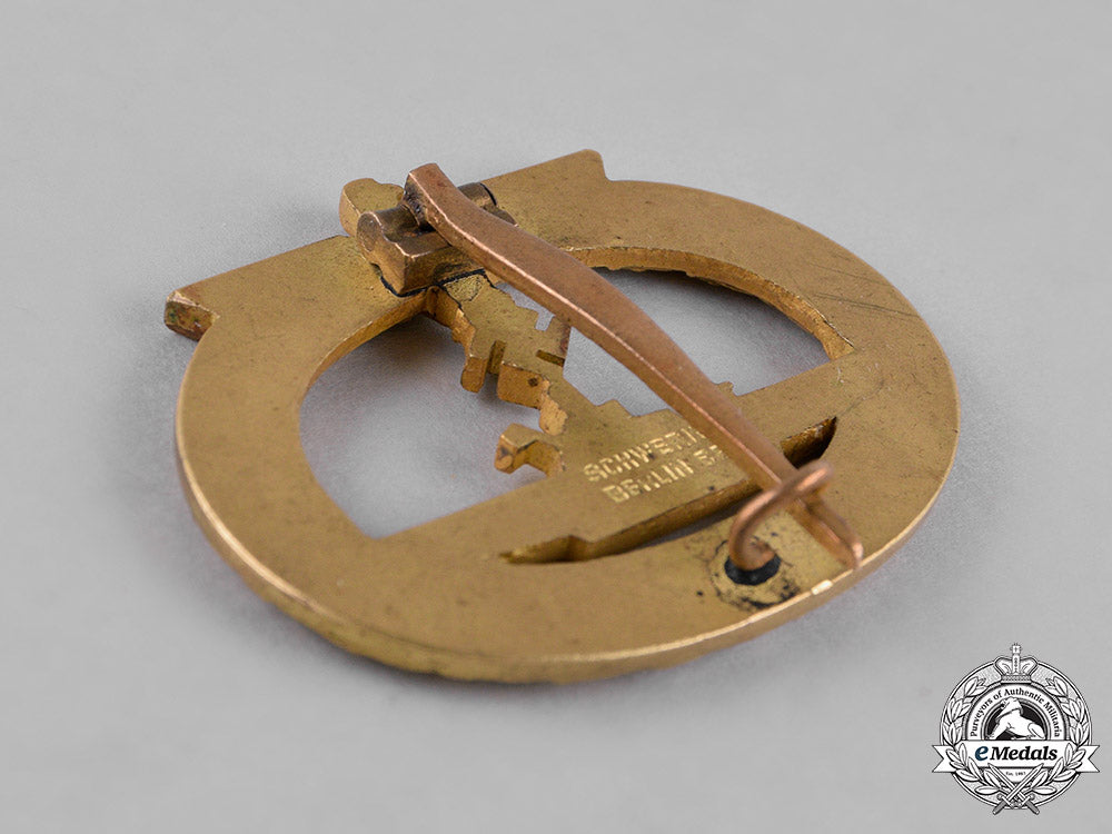 germany,_kriegsmarine._an_early_u-_boat_war_badge,_by_c._schwerin&_sohn_c18-041937