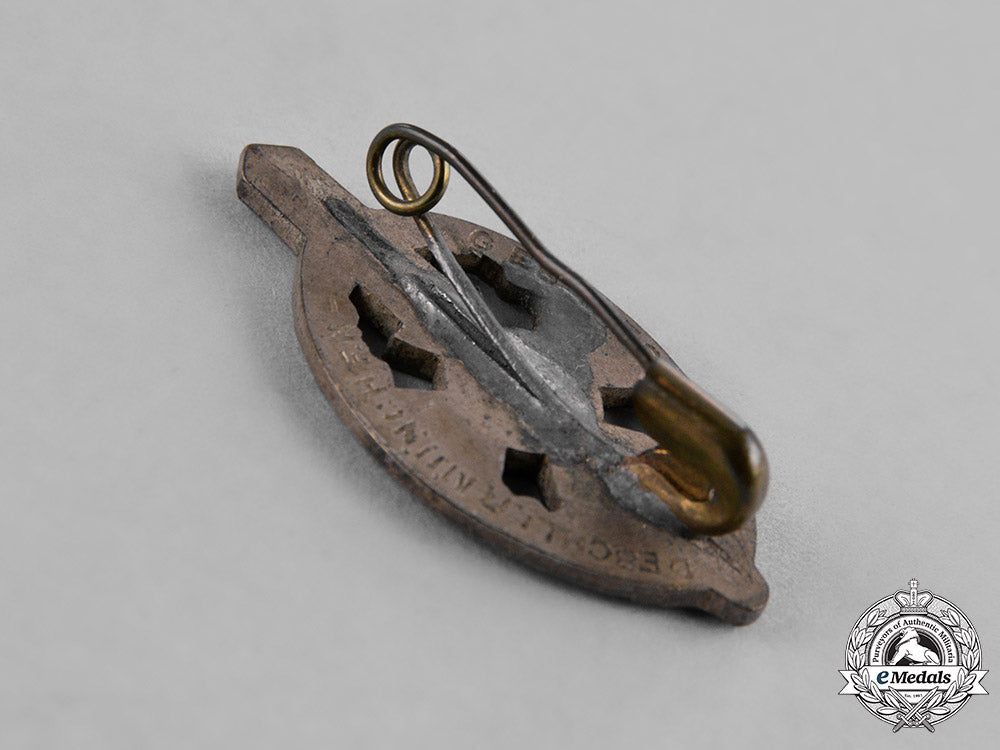 germany,_kyffhäuserbund._a_lot_of_kyffhäuserbund(_kyffhäuser_league)_badges_by_deschler&_sohn_c18-042233