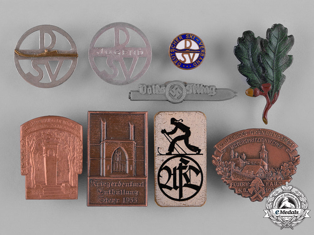 germany,_third_reich._a_lot_of_second_war_period_day_badges_c18-042245