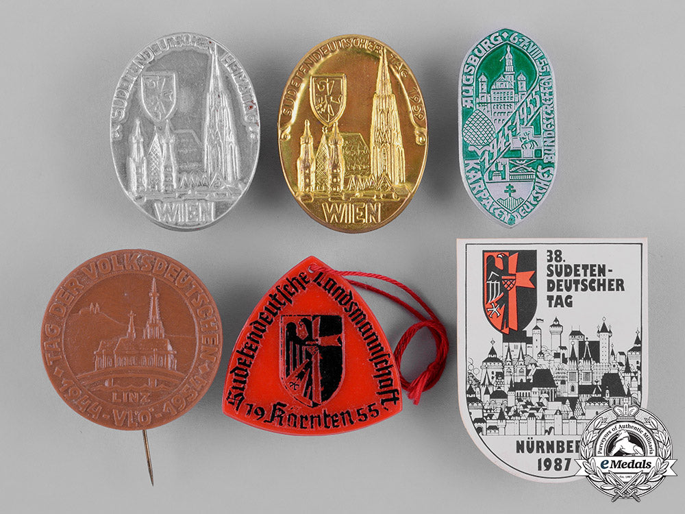 germany,_federal_republic._a_lot_of_post-_war_tinnies_and_day_badges_c18-042255