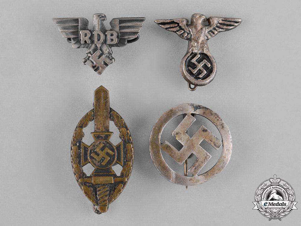germany,_third_reich._a_lot_of_third_reich_period_badges_c18-042412