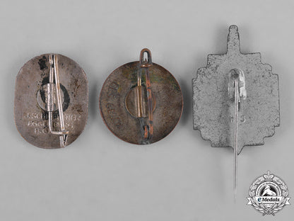 germany,_third_reich._a_lot_of_second_war_membership_badges_c18-042448