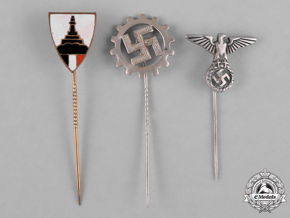 germany,_third_reich._a_lot_of_second_war_period_stickpins_c18-042451