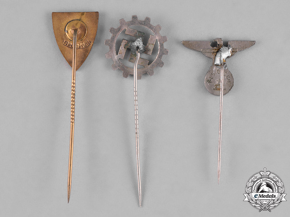 germany,_third_reich._a_lot_of_second_war_period_stickpins_c18-042452
