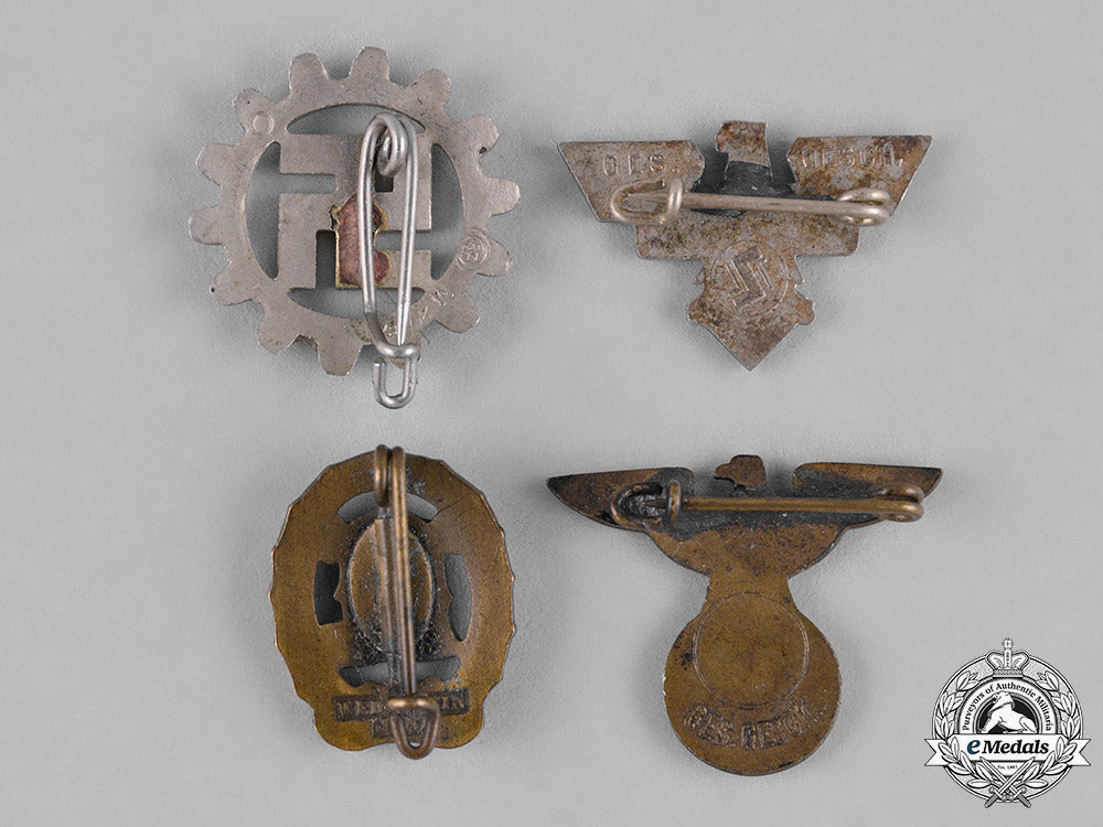 germany,_third_reich._a_lot_of_second_war_period_badges_c18-042456