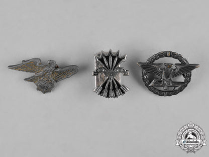 germany,_third_reich._a_lot_of_second_war_period_badges_c18-042461