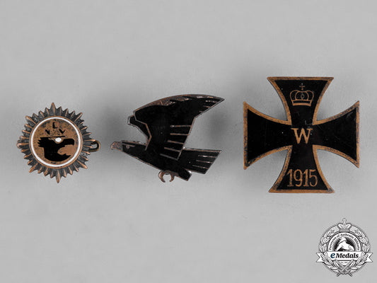 germany,_weimar._a_lot_of_first_war_veterans_pins_c18-042463