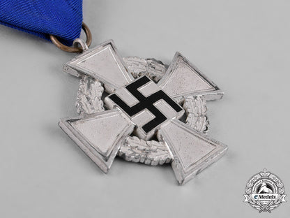 germany,_third_reich._a_pair_of_third_reich_period_merit_medals_c18-042537